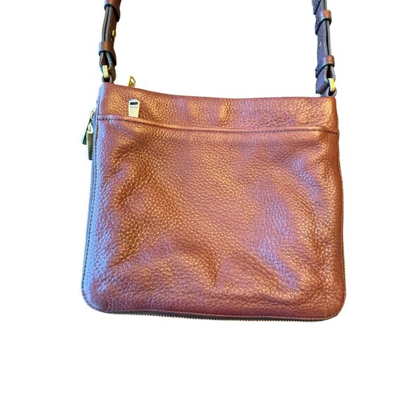 Fossil Brown Leather Crossbody Bag With Adjustable Strap & Zipper Closure - Picture 2 of 6